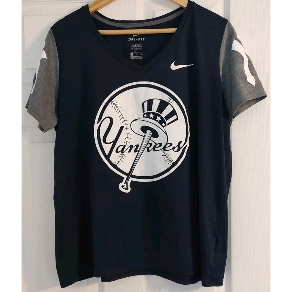 Women's Nike MLB Dri-FIT New York Yankees Graphic V-neck Ladies T-shirt - XL
